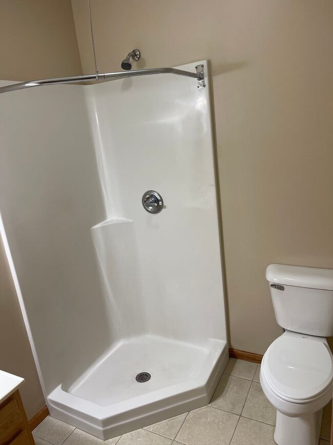 Building Photo - 27-28 Cherry Hill Ct - Hampton, IL