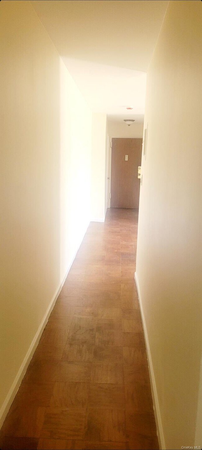 Building Photo - 7a Hemlock Dr