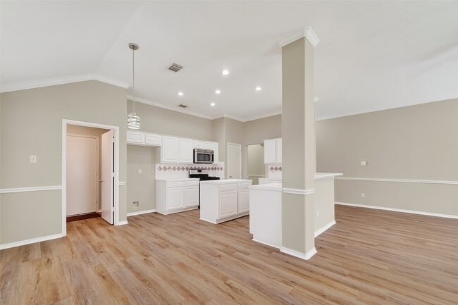 Building Photo - 19407 Arbor Pines Ln