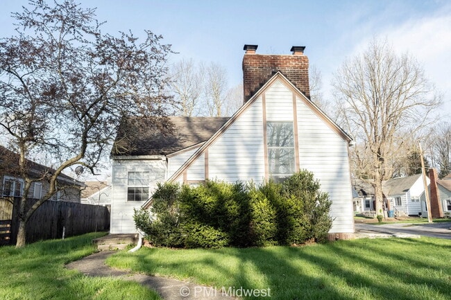 Building Photo - "Charming 3-Bedroom Haven with Spacious Living in Indianapolis – 2,190 Sq Ft of Comfort!"