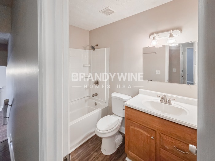 Building Photo - 107 Lake Terrace