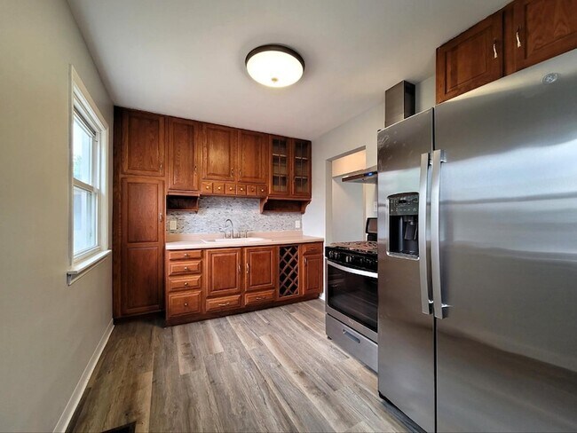 Building Photo - 2716 White Oak Ave