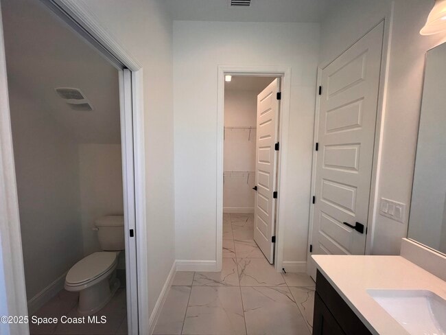 Building Photo - 7680 Allure Dr