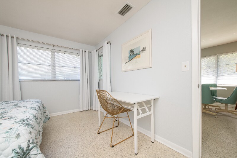 Building Photo - 620 SE 47th St