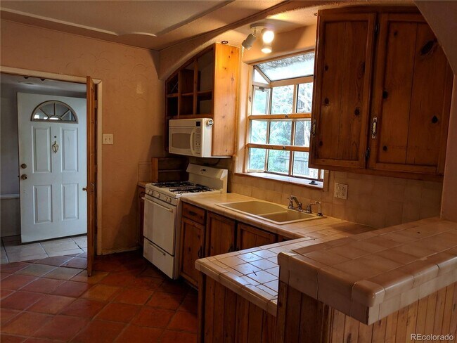 Building Photo - AWESOME 3 BDRM HOME IN BERKELEY ONE BLOCK WEST OF TENNYSON STREET! IMMEDIATE OCCUPANCY!