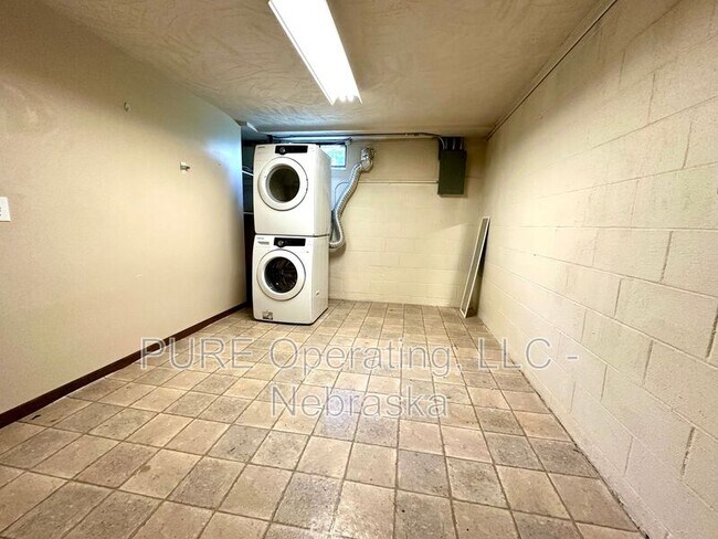 Building Photo - 12143 Ohern St