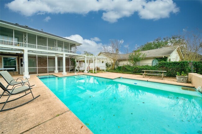 Building Photo - 3114 Cypress Point Dr