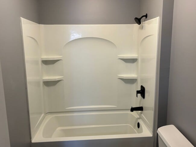 Building Photo - Updated 2-Bedroom Home on the West End of Council Bluffs