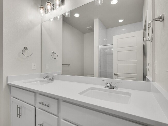 Building Photo - $2,750 - 2 Bed, 2.5 Bath Townhome in Broom...