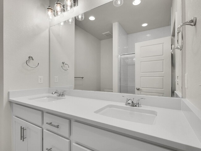 Building Photo - $2,850 - 2 Bed, 2.5 Bath Townhome in Broom...