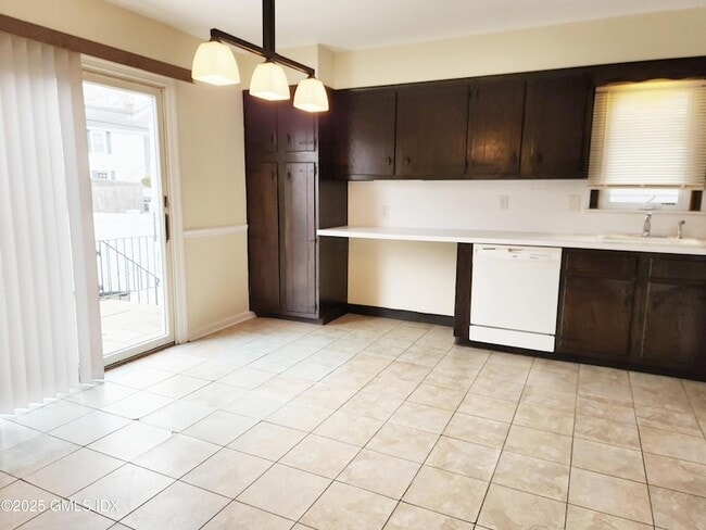 Building Photo - 12 Palmer St