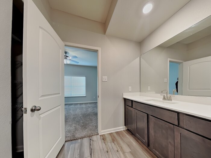 Building Photo - 9609 Teton Vis Dr