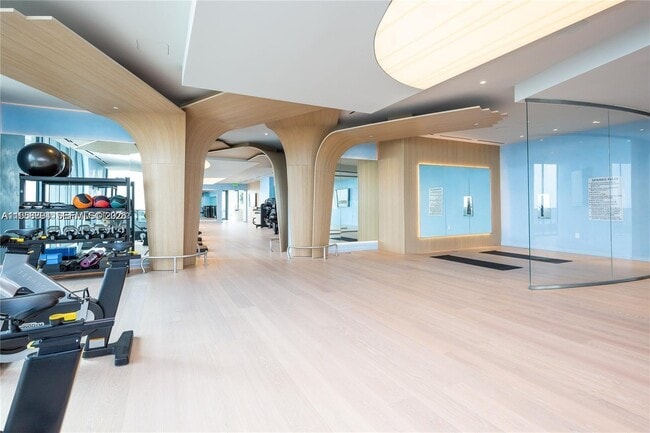 Building Photo - 1000 Brickell Plaza