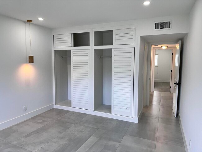 Building Photo - 330 N Federal Hwy