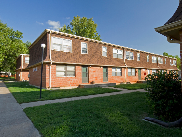 Building Photo - Oakwood Townhomes