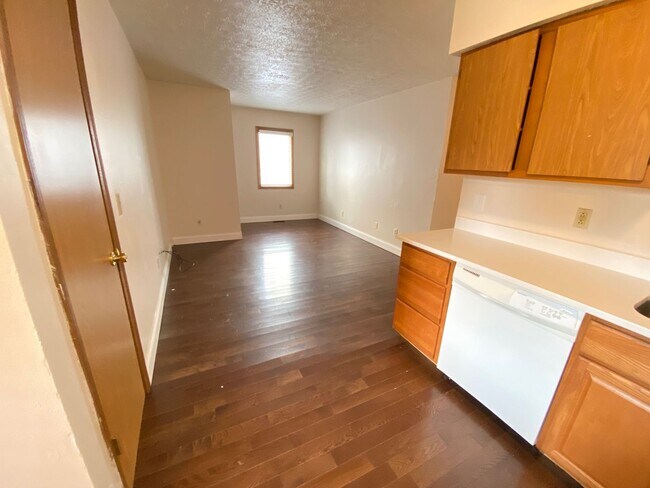 Building Photo - 76 Chittenden Ave