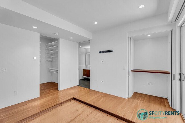 Building Photo - Bernal Heights: Remodeled Single Family Home w/ Views, Hot Tub & Solar Panels