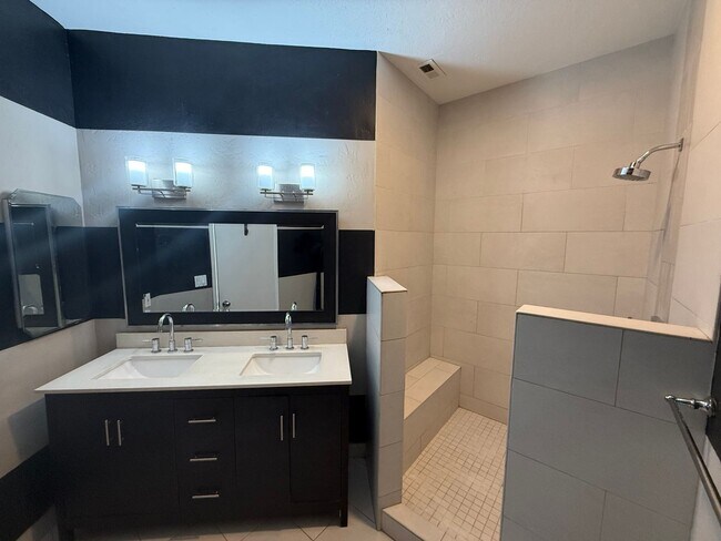 Building Photo - 2 Bedroom, 2 Bath + Loft, with Exceptional Views! Just Steps to the Beach!