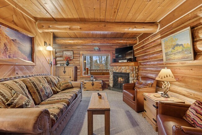 Building Photo - 4 bedroom  Whitefish River Cabin