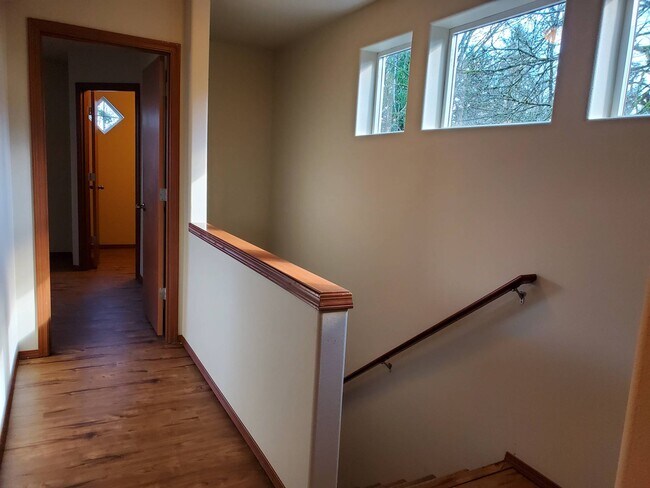 Building Photo - 421 N 3rd Ave SW