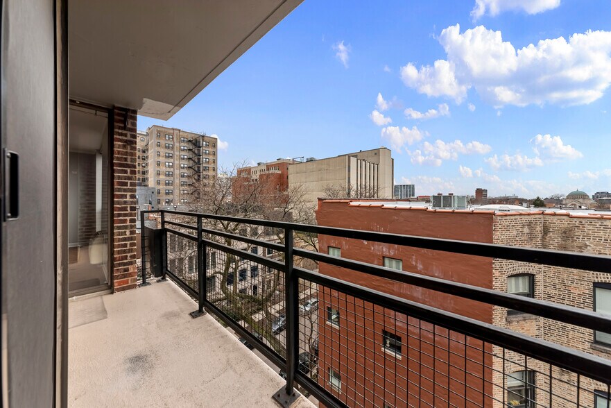 Building Photo - 2600 N Hampden Ct