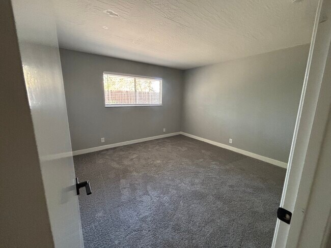 Building Photo - 1116 J St