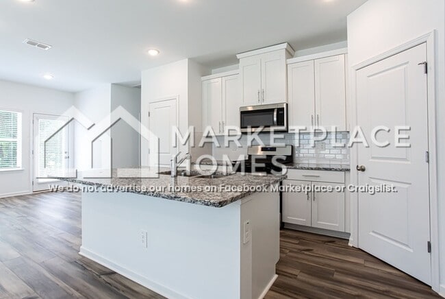 Building Photo - 120 Harpy Dr