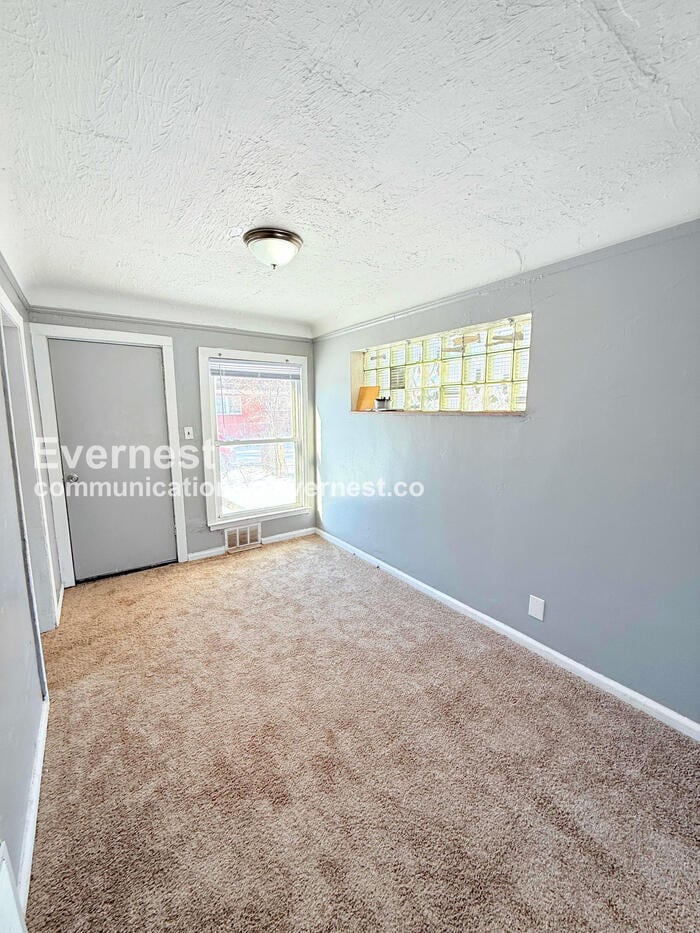 Building Photo - 12131 Schaefer Hwy