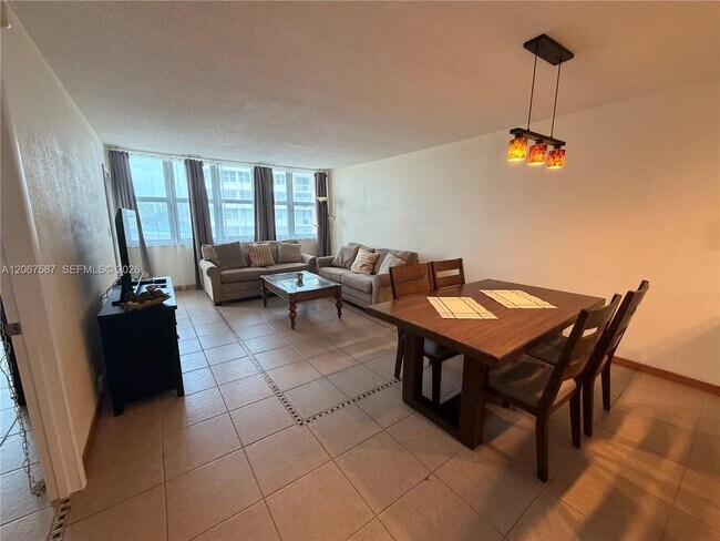 Building Photo - 1825 S Ocean Dr