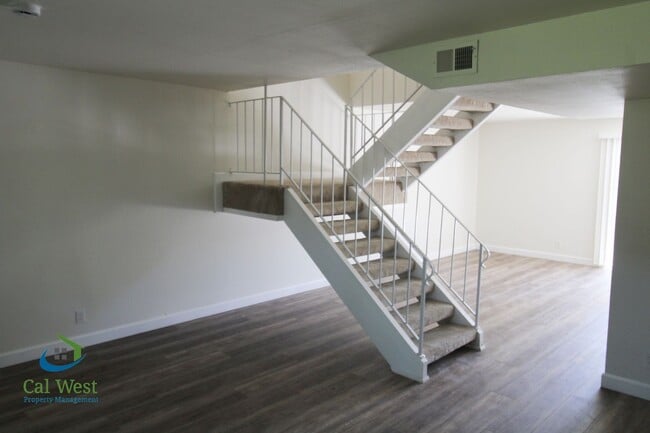 Building Photo - $3695 - Fully Remodeled 3Bd / 3Ba Large Townhome in Santa Teresa area