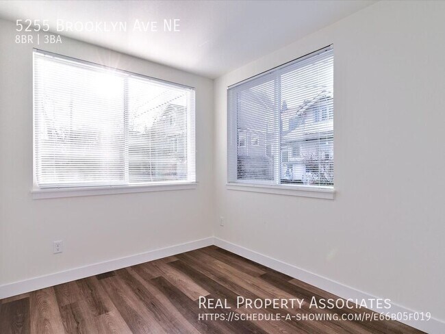 Building Photo - 5255 Brooklyn Ave NE