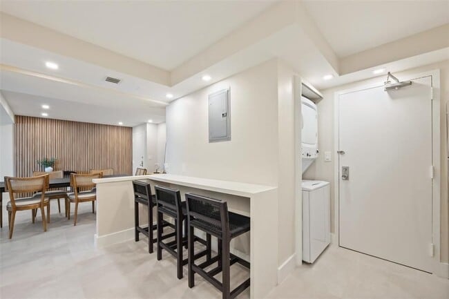 Building Photo - 3500 Galt Ocean Dr