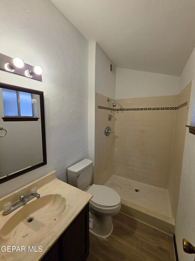 Building Photo - 6056 Belladonna Cir