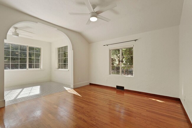 Building Photo - Beautiful Spanish Style home