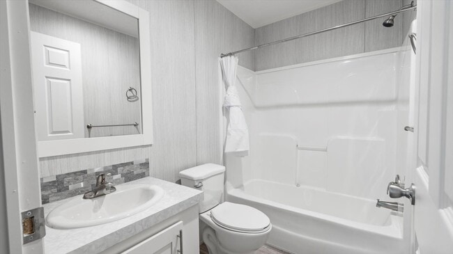 Building Photo - 30239 Clearview Dr