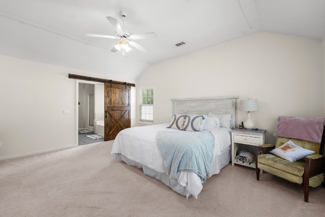 Building Photo - Spacious 5 Bedroom/3 Bath Home with Basement!