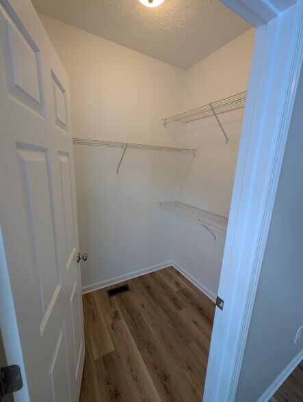 Building Photo - 7656 Meadow Brooke Way