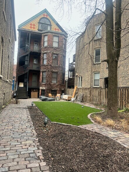 Building Photo - 1714 N Honore St