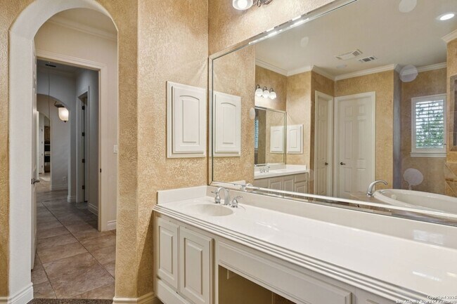 Building Photo - 238 Verbena Hill
