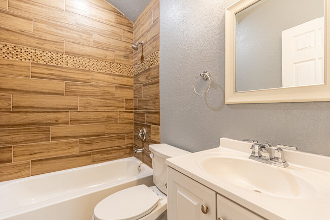 Building Photo - 479 Corliss