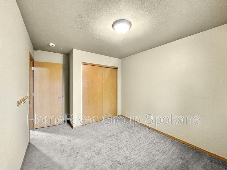 Building Photo - 2714 N Fox Rd