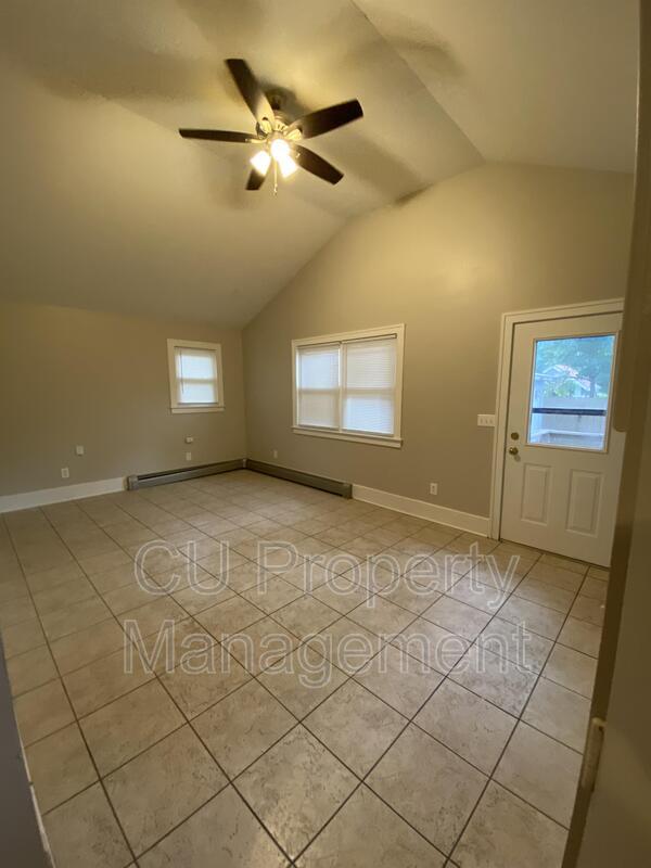 Building Photo - 508 N Fair St