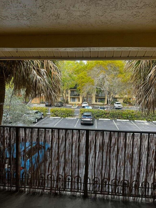 Building Photo - 9999 Summerbreeze Dr