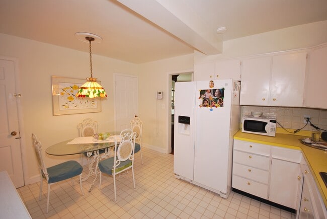 Building Photo - 9502 Ewing Dr
