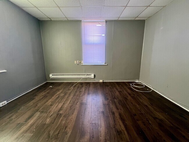 Building Photo - Gorgeous 2-Bedroom Apartment in Darby! Available NOW!