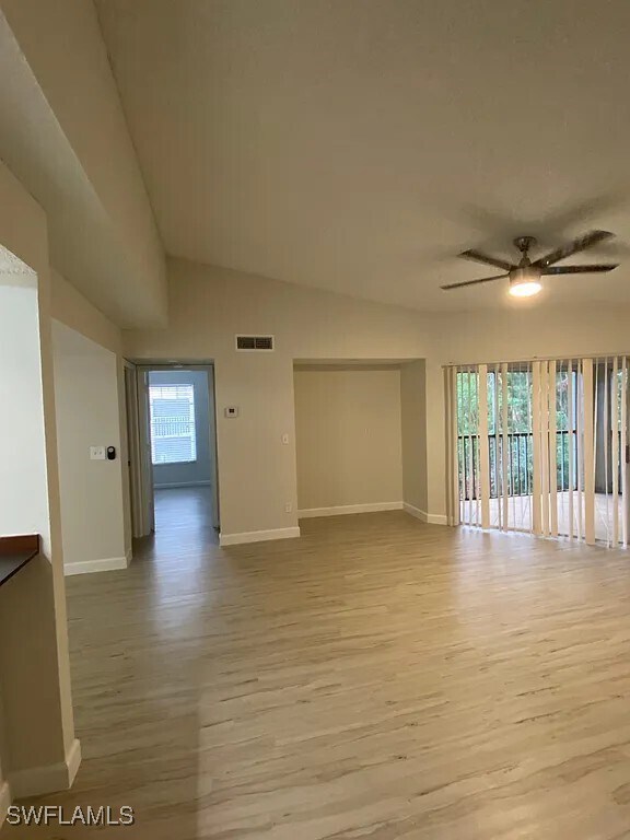 Building Photo - 190 Santa Clara Dr