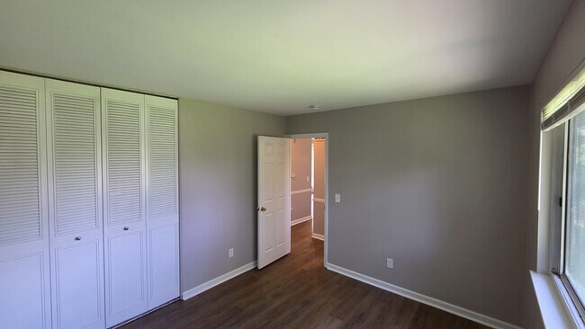 Building Photo - 5205 Auriesville Ln
