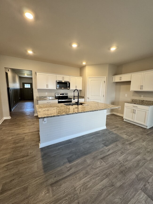 Building Photo - 4518 Sandstone Dr