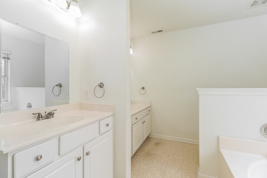 Building Photo - 8411 Galena View Dr