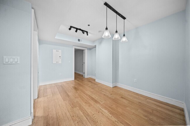 Building Photo - 8917 River Rd